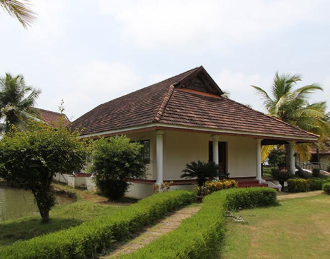 Aquasserenne Kollam Buitenkant foto